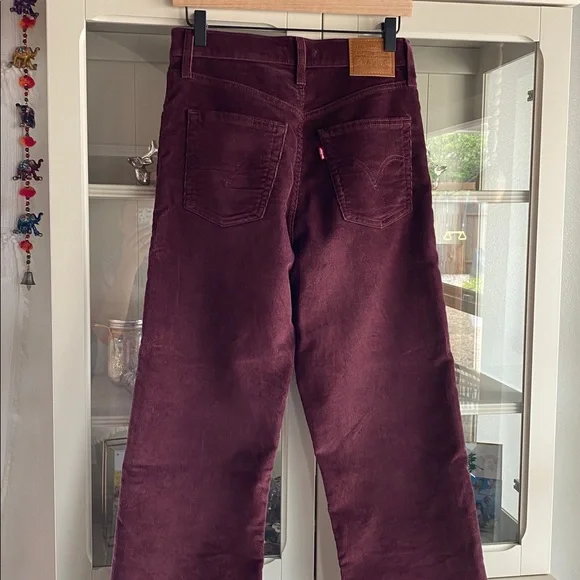 Burgundy Corduroy Levi’s Ribcage Straight Ankle - Picture 3 of 3